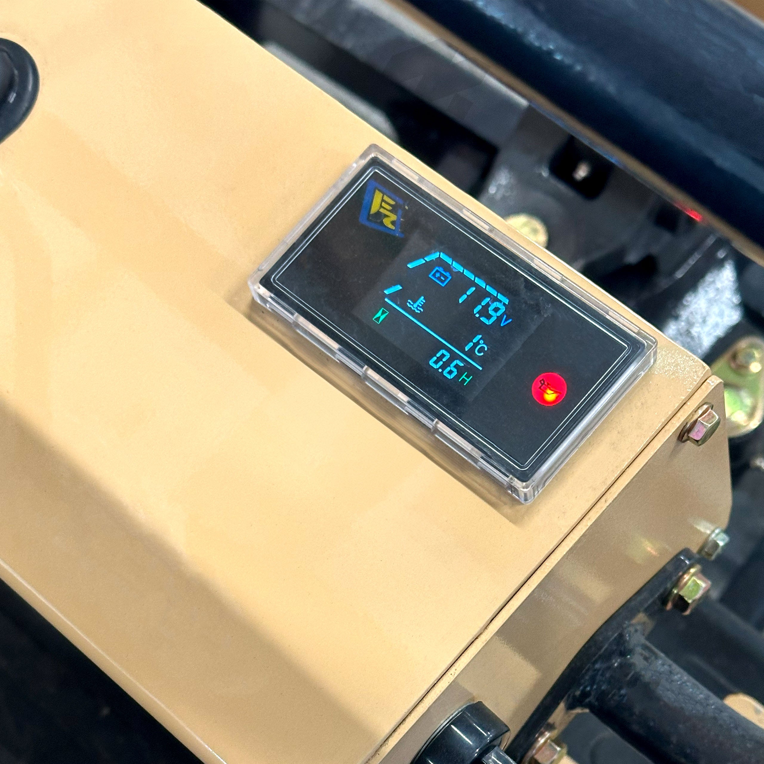 Minikoparka gąsienicowa MEYER EX12 - skrętne ramię, joystick