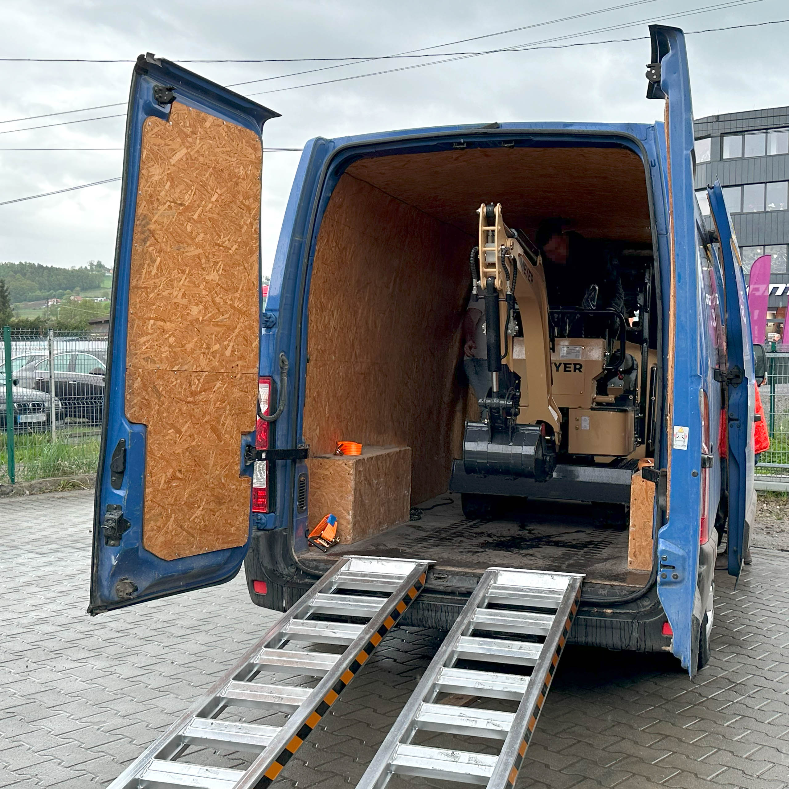 Minikoparka gąsienicowa MEYER EX10 – skrętne ramię, silnik Briggs & Stratton