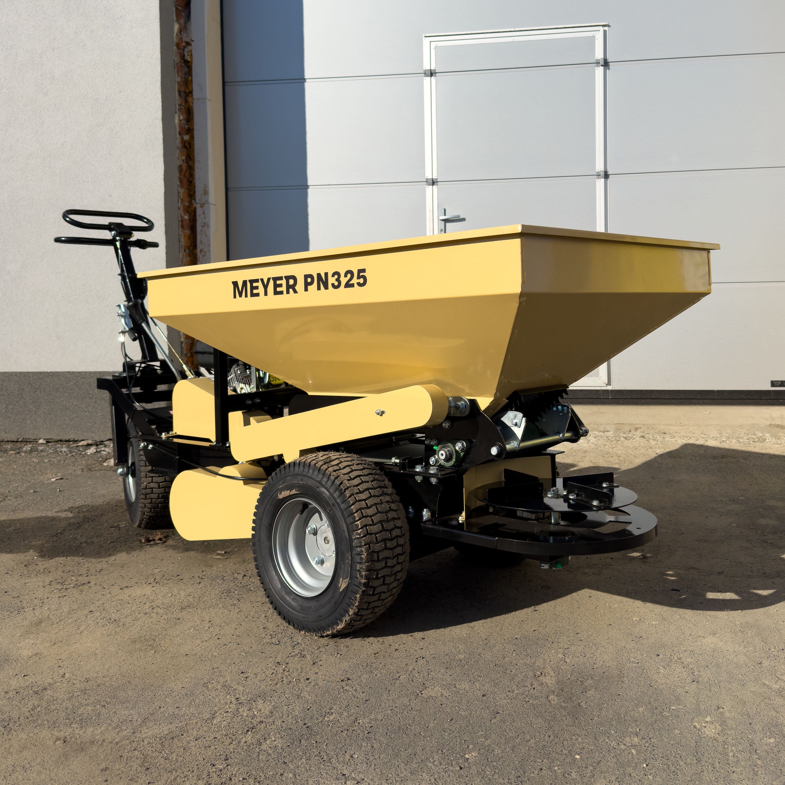 Rozsiewacz i posypywarka MEYER PN325