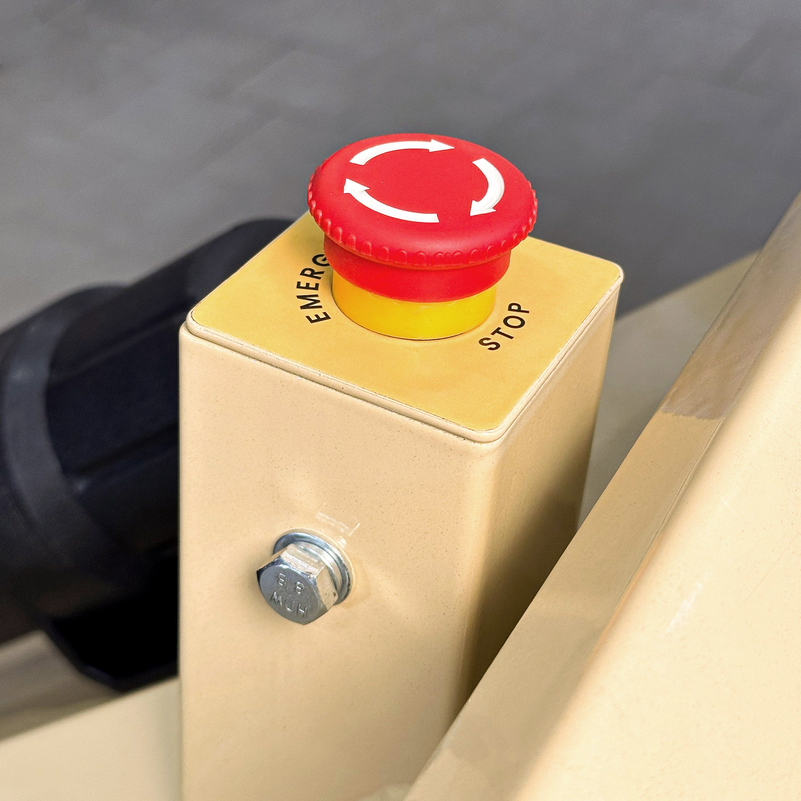 Rębak, rozdrabniacz spalinowy MEYER R15SL