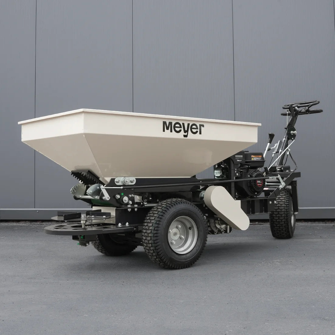 Rozsiewacz i posypywarka MEYER PN325